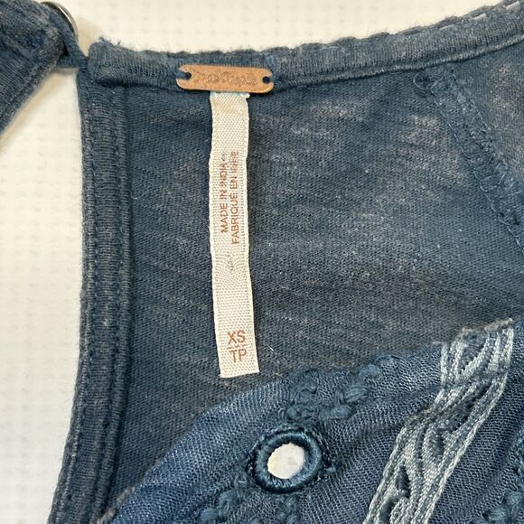 Free People XS Oh So Easy Babydoll Dress Blue Green Embroidered Mirrored Flowy - Picture 8 of 9